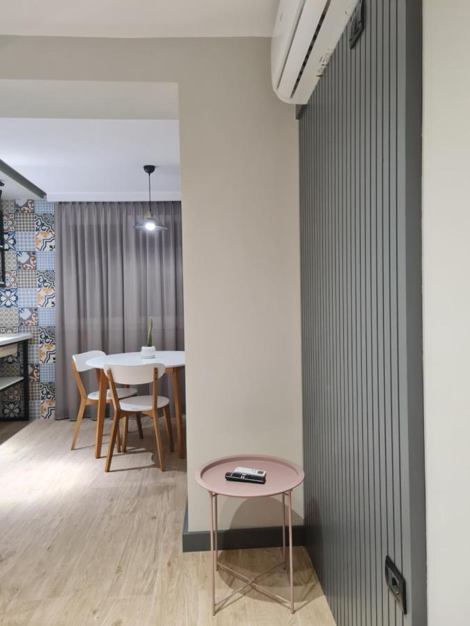 Tam Serviced Studio Apartment Myslym Shyri No1 Тирана Екстер'єр фото