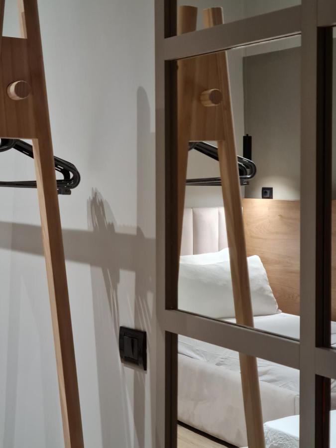Tam Serviced Studio Apartment Myslym Shyri No1 Тирана Екстер'єр фото