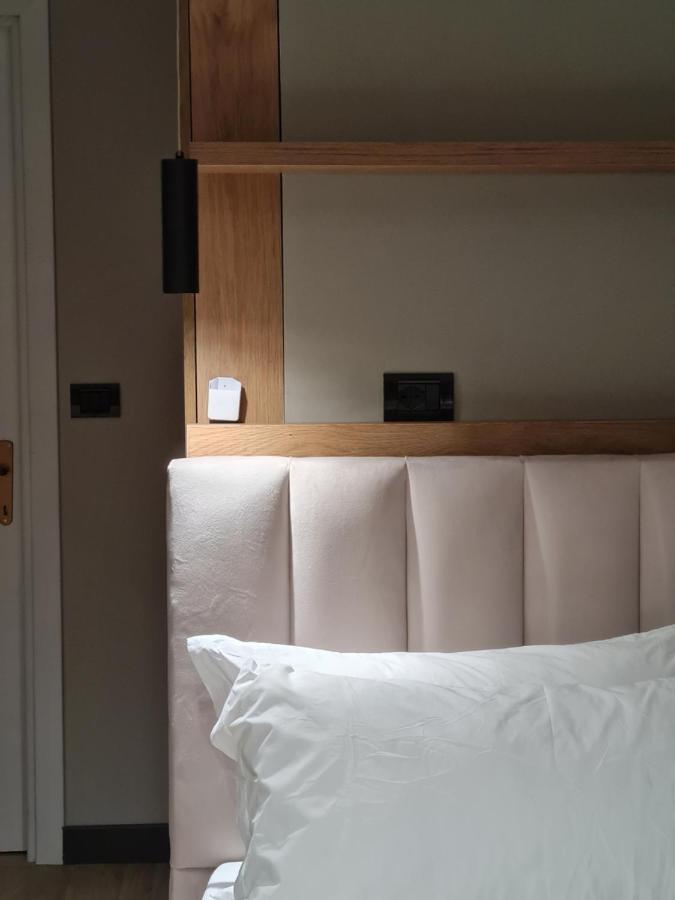 Tam Serviced Studio Apartment Myslym Shyri No1 Тирана Екстер'єр фото