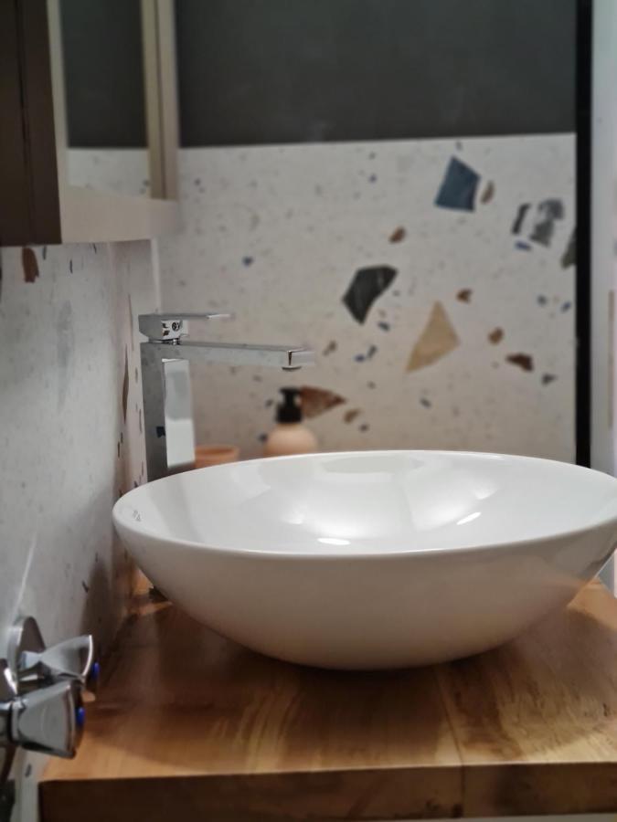 Tam Serviced Studio Apartment Myslym Shyri No1 Тирана Екстер'єр фото